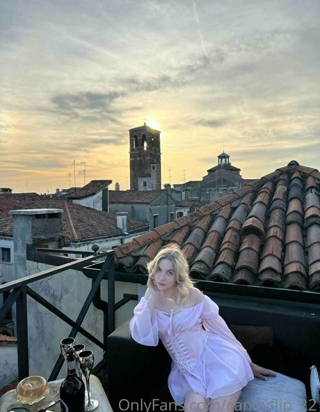 レズビアン誘惑オンリーファンズ 無料裸 画像