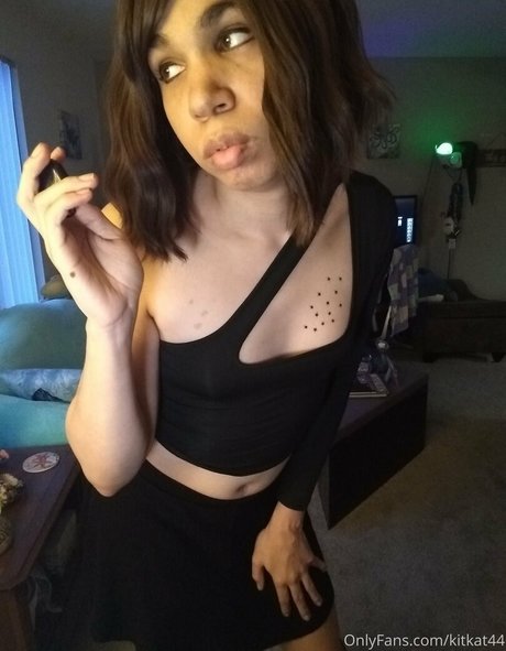 kitkat44 ヌードのポルノスター 写真