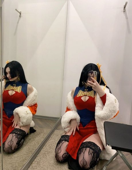 曲線美のブロンドオンリーファンズ 限定 画像