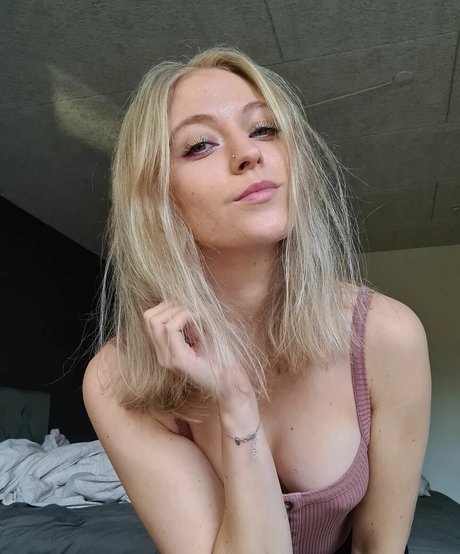 黒人ティーンのプッシーオンリーファンズ セクシーヌード ギャラリー