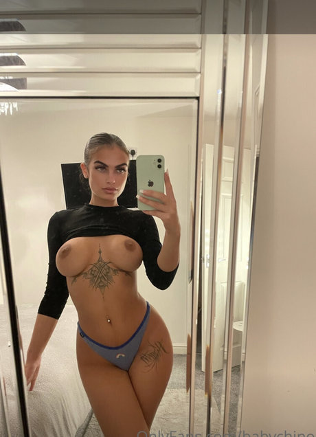 Meg Cummings セクシーモデル 写真