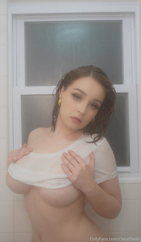 clara00ellis ヌードスター 写真