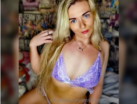 Session Moth Martina HDポルノスター 写真