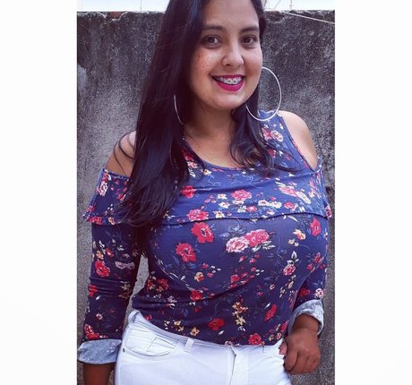 成熟したラテン系オンリーファンズ ポルノグラフィック 画像