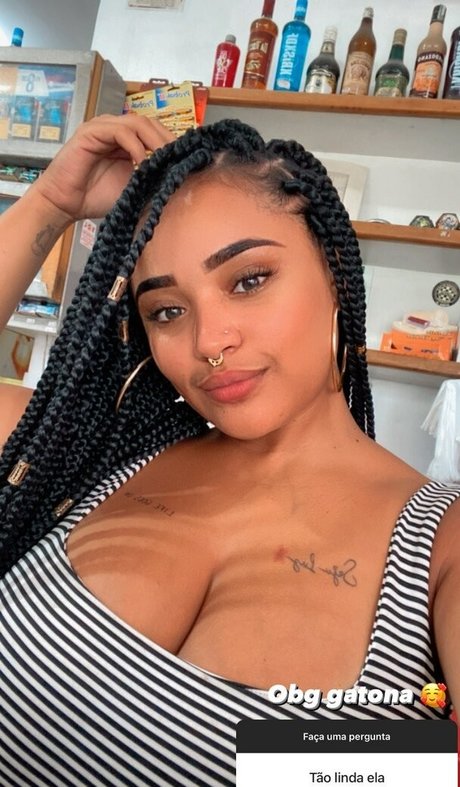 Nanah Rodrigues ホットなモデル 画像