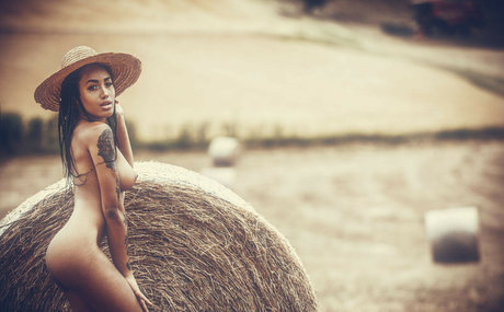 切断者オンリーファンズ ホット裸 写真