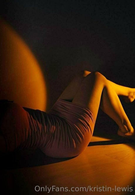 kristin lewis 高品質モデル 写真