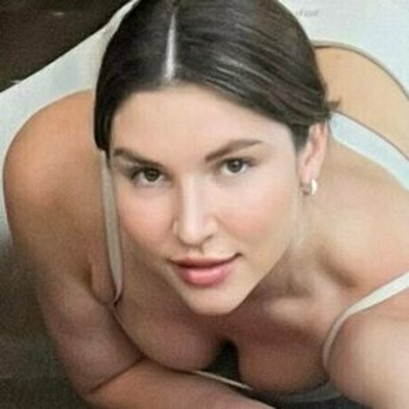 ぽっちゃりラテン系オンリーファンズ セクシー裸 写真