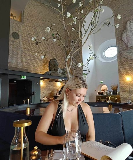 メコスジのオンリーファンズ ホット 写真