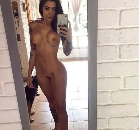 Erika Fernandez HDモデル 画像