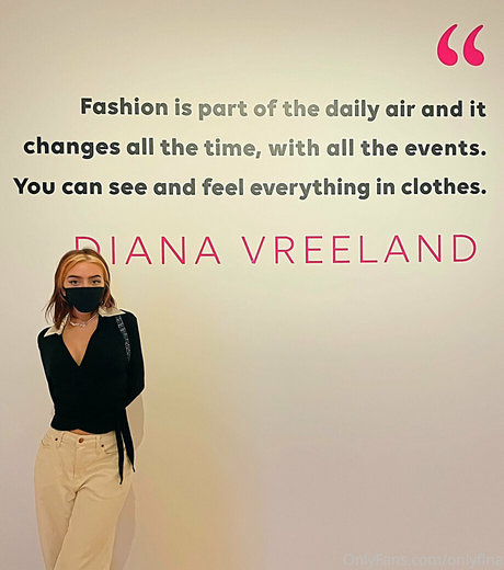 onlyfina ポルノスター セックス 写真