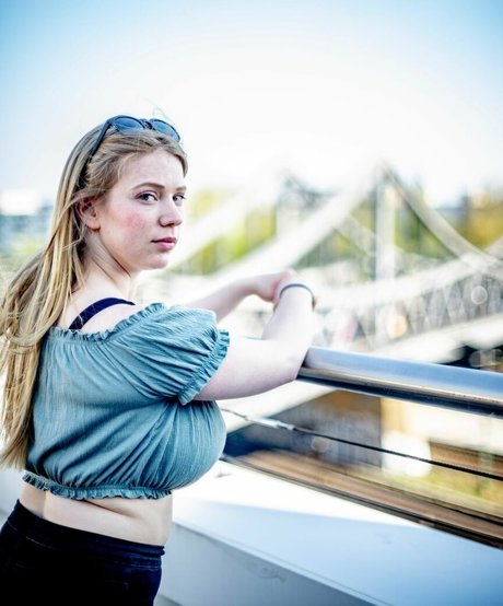 Laura Katz セックス女優 写真