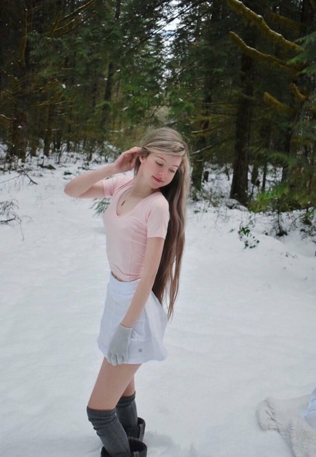 ベビーシッターオンリーファンズ セクシー裸 画像