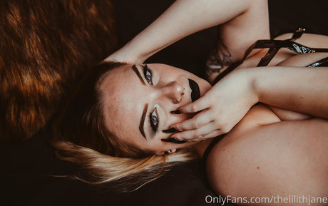 指マン 潮吹き オンリーファンズ セクシー ギャラリー