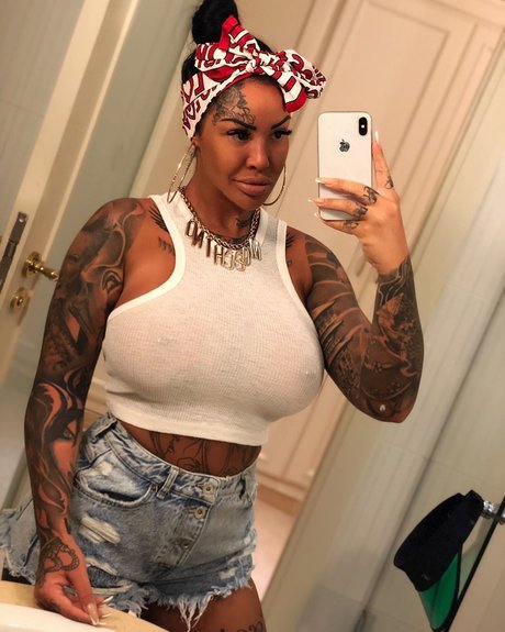 Andjela Vestica 限定モデル 写真