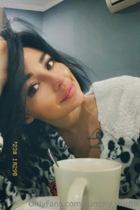 Yummy Nut 可愛いモデル 写真