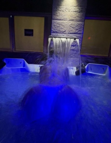 毛深いアジア人オンリーファンズ セックス 写真