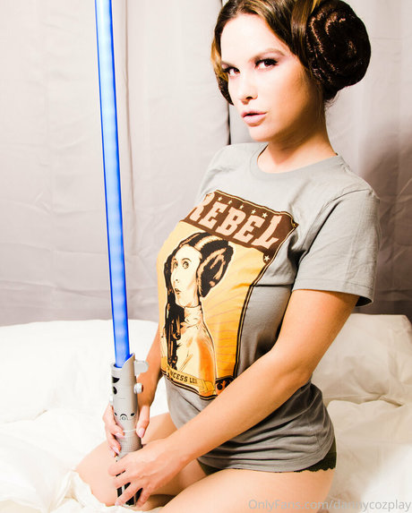 巨乳カップルオンリーファンズ セクシーxxx 写真