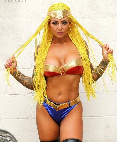 Miss Lindsay Q 美しいポルノスター 写真