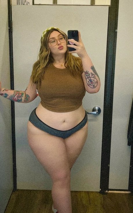 ビキニプリンセスオンリーファンズ ホット 写真