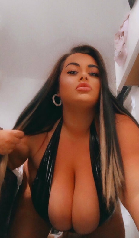 巨大ディルドオンリーファンズ 無料アダルト 写真