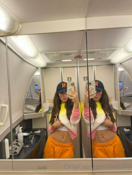 アジアの無料オンリーファンズ 裸 写真