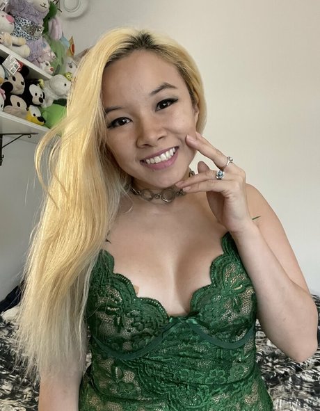 金髪の小人オンリーファンズ ポルノ 画像