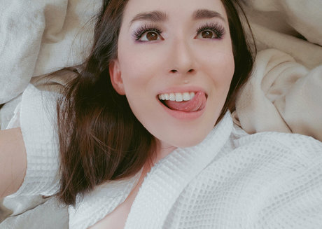 GoddessZoey ポルノスター 裸 写真