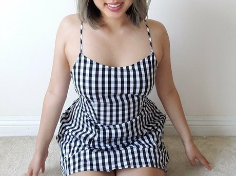 sweetpeachxo ヌードスター 画像