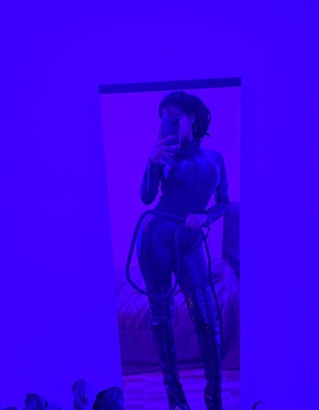 カウガール POV オンリーファンズ えろ 写真