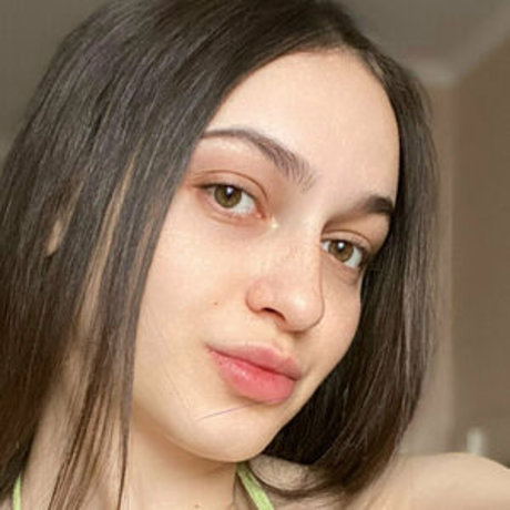 顔面騎乗 オンリーファンズ ホットヌード 写真