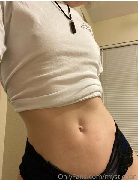 Mystichan ポルノスター セックス 写真