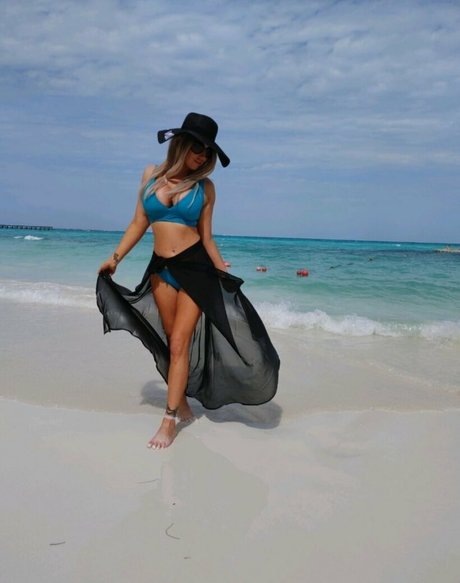 巨乳タトゥーオンリーファンズ アダルト無料 画像