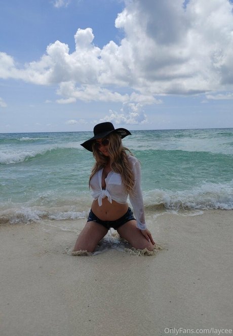 熟女 2P オンリーファンズ セクシーヌード 写真