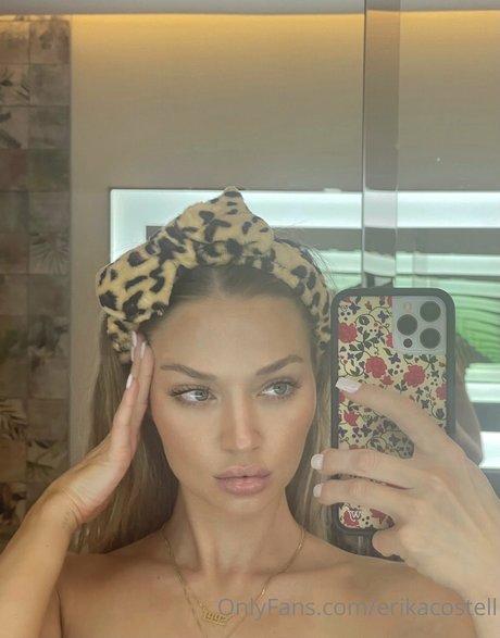 Erika Costell ヌードスター ギャラリー