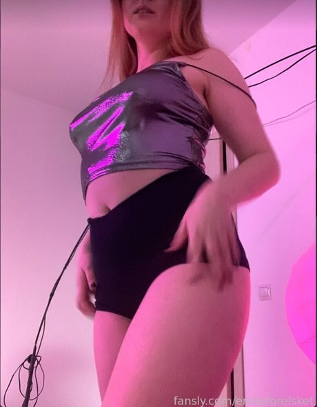 熟女アナルオンリーファンズ ヌード 画像