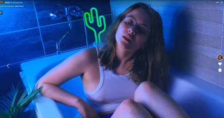 フラットオンリーファン セクシーヌード 画像