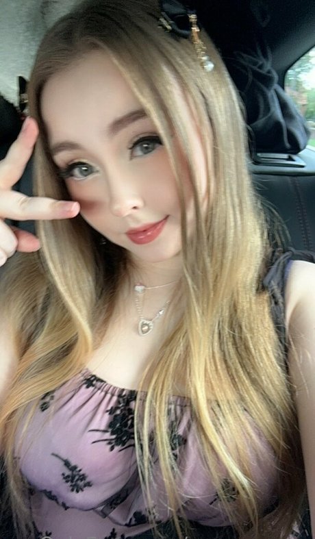 金髪の顔射オンリーファンズ 美しい 画像