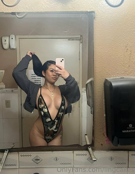 コスプレ ヘンタイ オンリーファンズ 美しいポルノ 写真