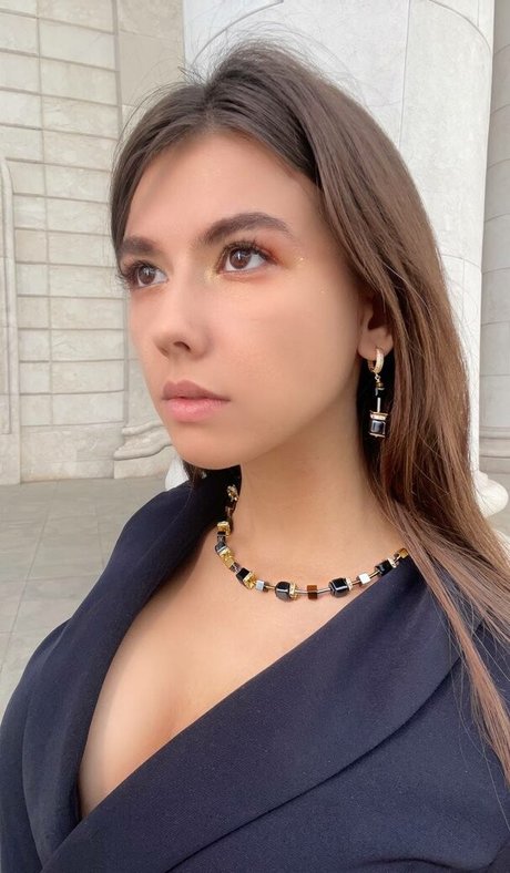 後背位オンリーファンズ 無料セクシー 写真