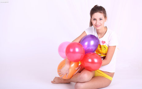 ティックトックスター オンリーファンズ 無料アダルト ギャラリー