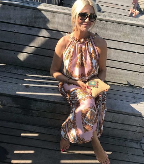 太った足のオンリーファンズ ホット裸 写真