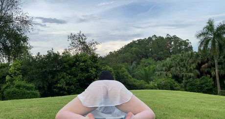 ZhouYiQin ポルノスター 美しい 画像