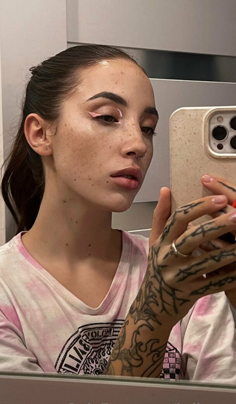 bribunn スター 裸 写真