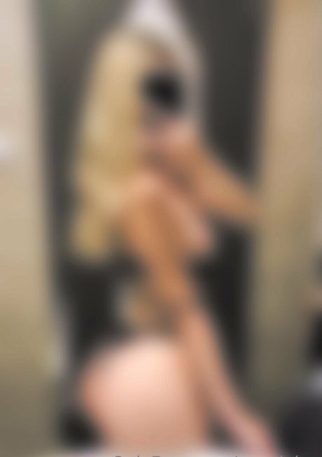 巨乳オナニーオンリーファンズ エロ ギャラリー