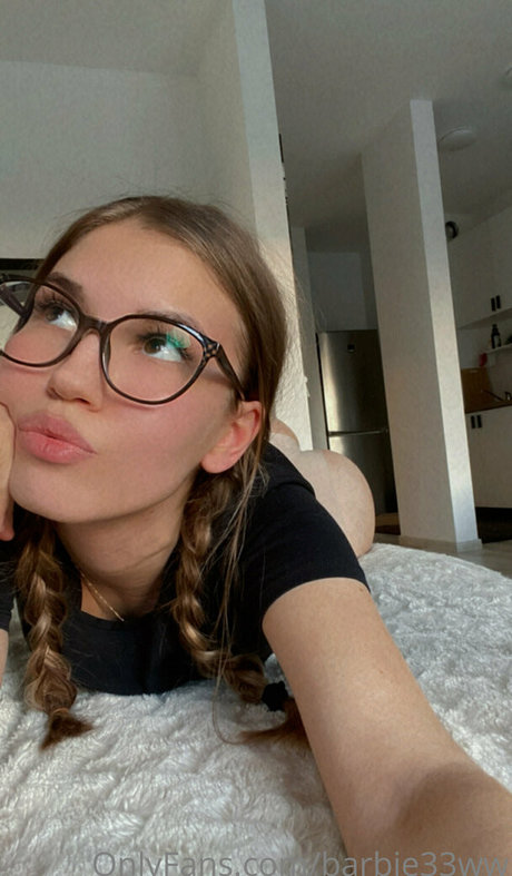 barbie33ww エロティック女優 写真