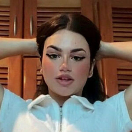 日本の熟女オンリーファンズ 美しいxxx 写真