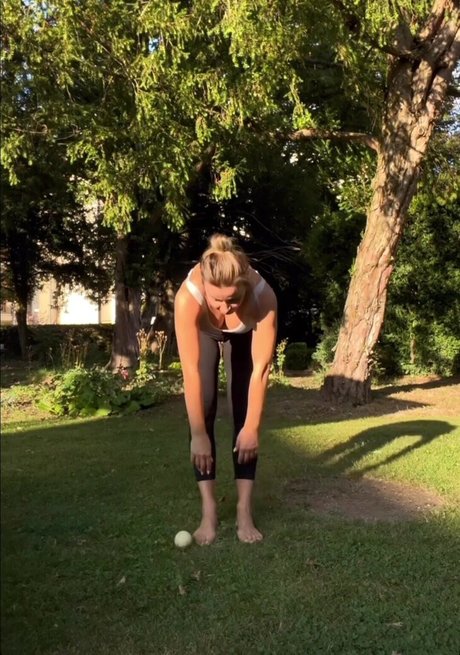 金髪のホットな妻オンリーファンズ 美しい裸 写真