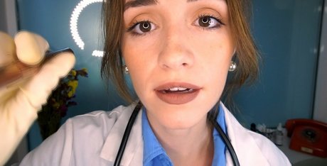 Sarah Lavender 完璧なモデル 写真