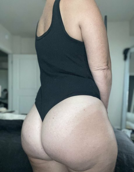 Ishrn ヌードモデル 画像